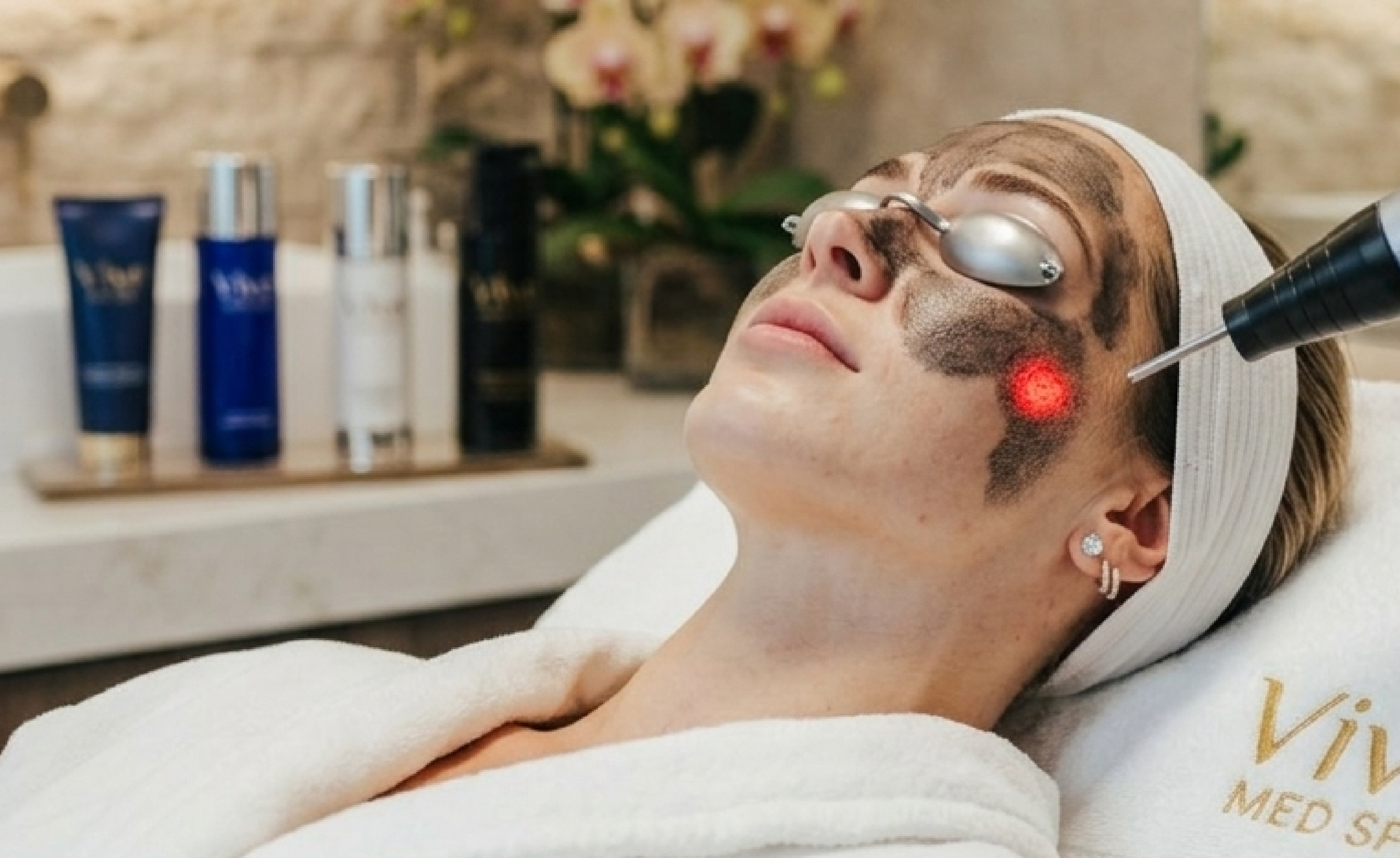 Vive Med Spa - Tratamiento Hollywood Peel